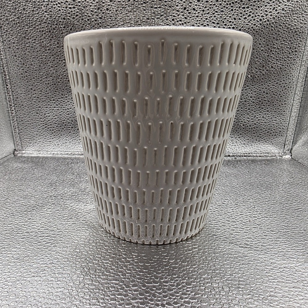 Vintage Satin Creamy White Embossed Pattern Flowerpot/Planter Ceramic USA Made